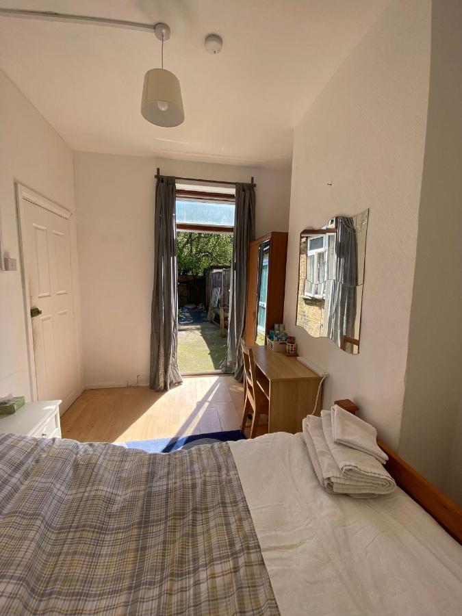 Homestay Near Tottenham Hotspur Stadium Londra Exterior foto