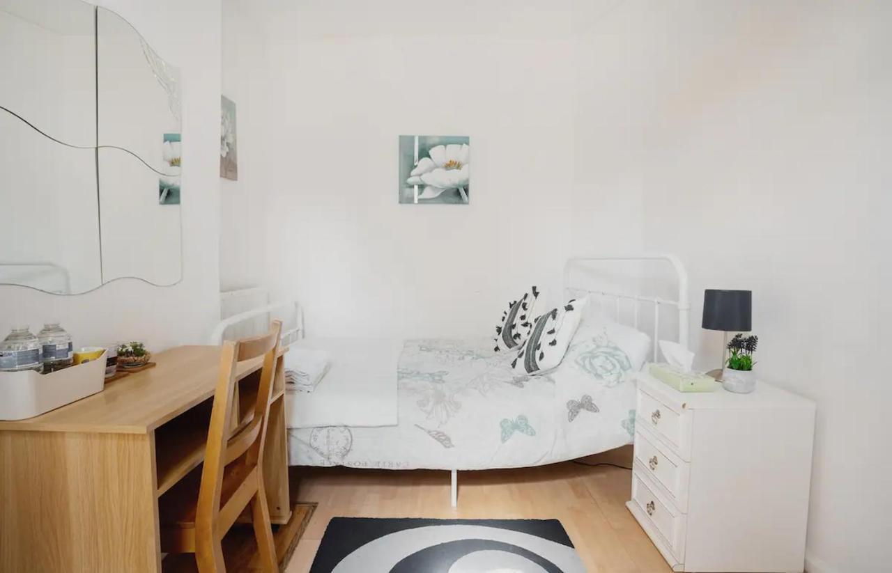 Homestay Near Tottenham Hotspur Stadium Londra Exterior foto